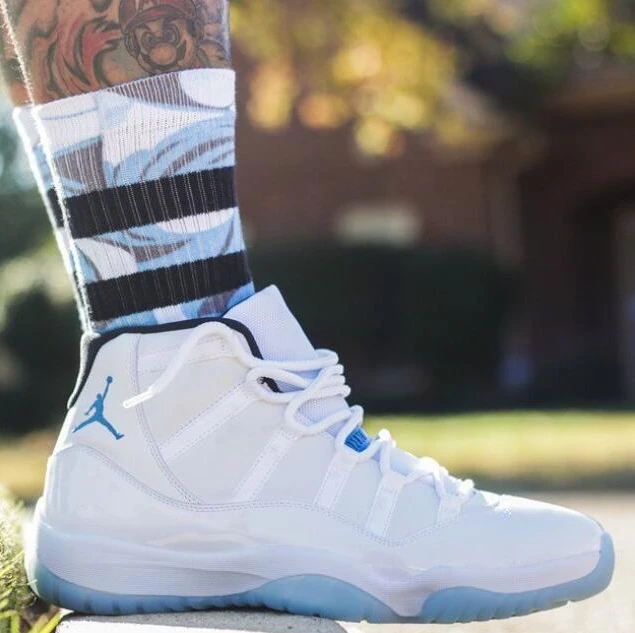 Air Jordan 11 Low Legend Blue