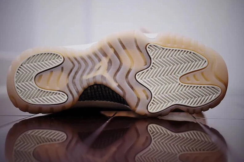 Air Jordan 11 Low Rose Gold-1