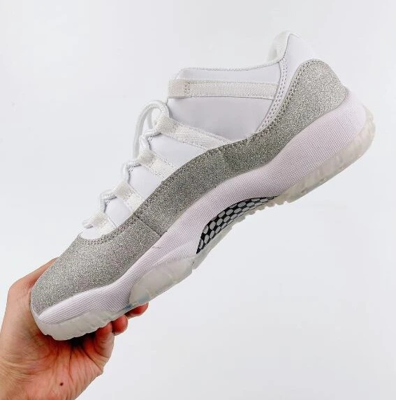 Air Jordan 11 Low WMNS-1