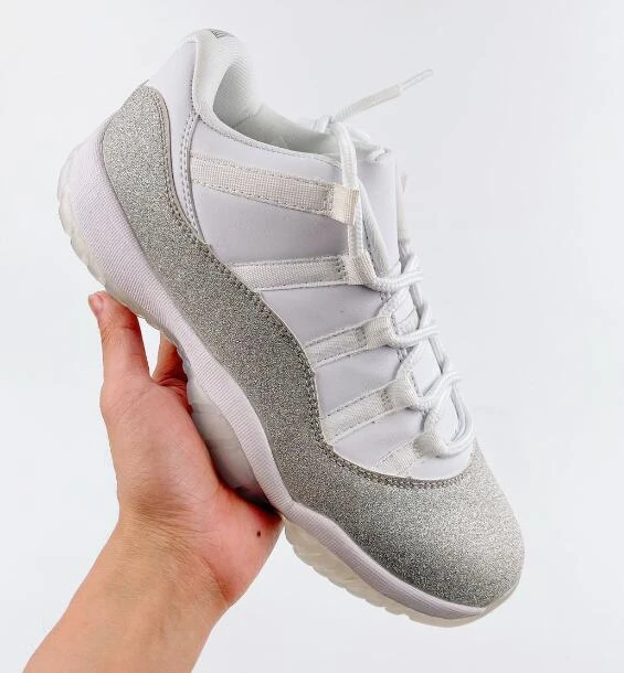 Air Jordan 11 Low WMNS-1