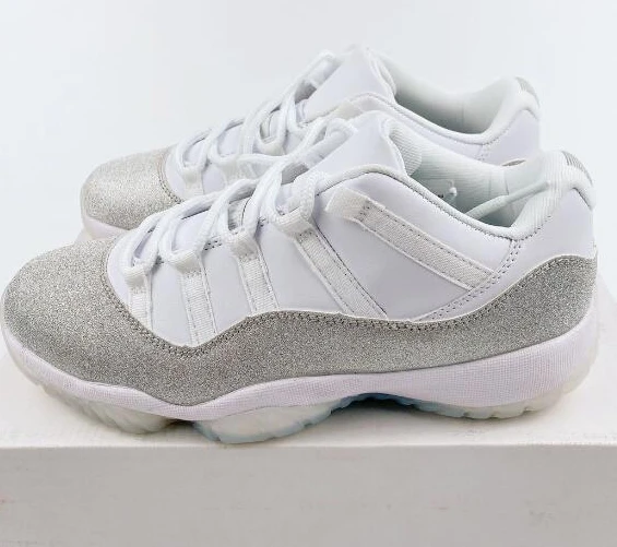 Air Jordan 11 Low WMNS-1