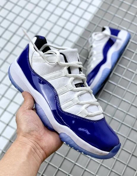 Air Jordan 11 Low WMNS Concord-1