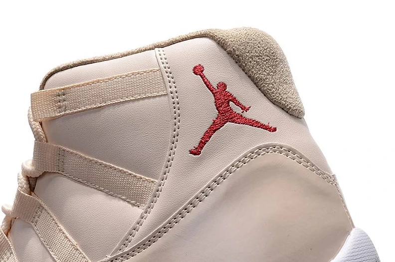 Air Jordan 11 Maroon-1