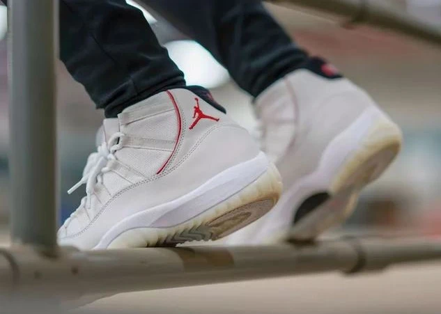 Air Jordan 11 Platinum Tint-01