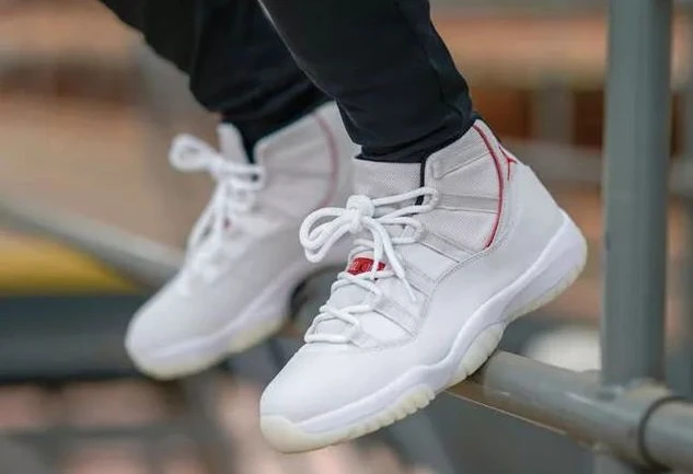 Air Jordan 11 Platinum Tint-01