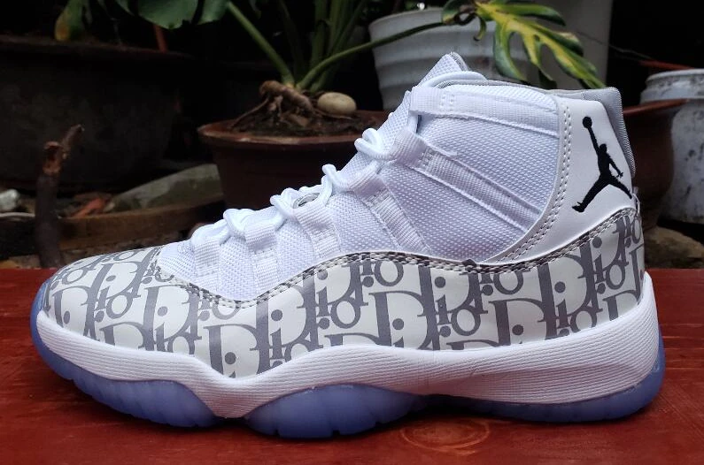 Air Jordan 11 Retro New Black & White-1