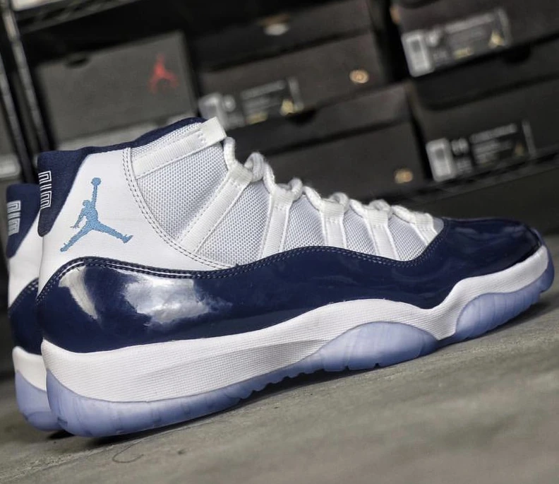 Air Jordan 11 “Midnight Navy” -01