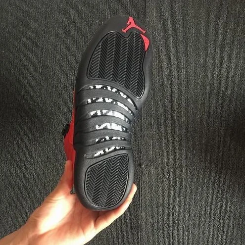 Air Jordan 12 Bulls Red -01