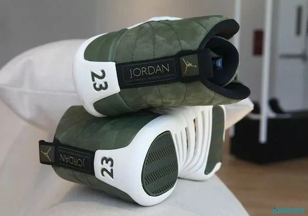 Air Jordan 12 GS Graduation Pack