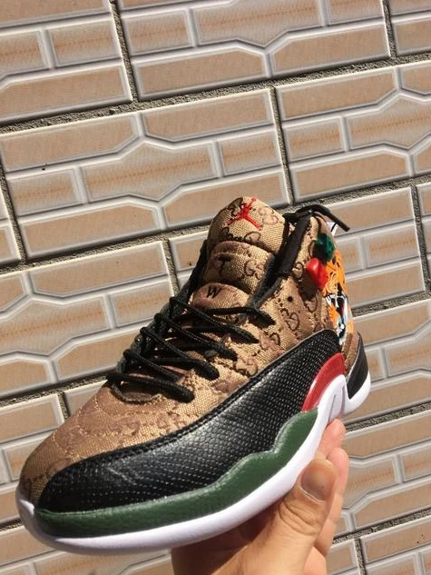 Air Jordan 12 Retro Black red green Tiger-1