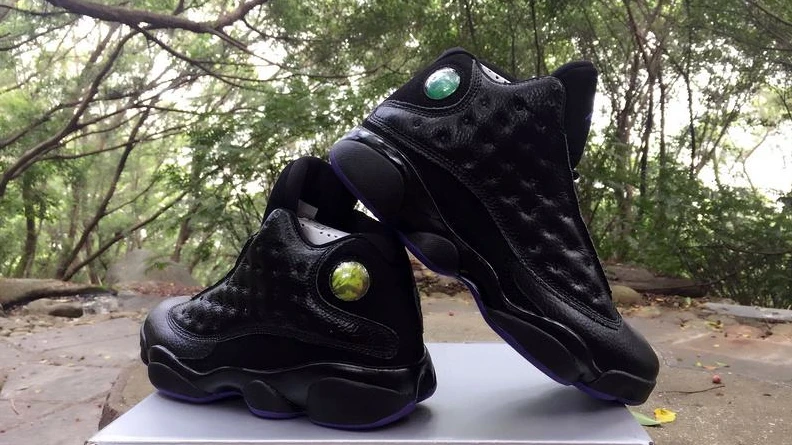 Air Jordan 13 Black Purple-01