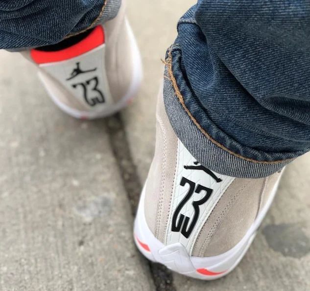 Air Jordan 14 Desert Sand-01