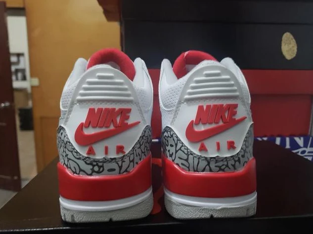 Air Jordan 3 white Red burst crack-1