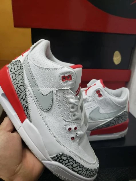 Air Jordan 3 white Red burst crack-1