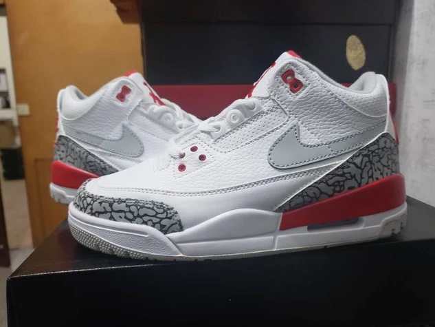 Air Jordan 3 white Red burst crack-1