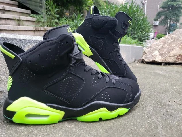 Air Jordan 4 Retro Black Fluorescent Green-1
