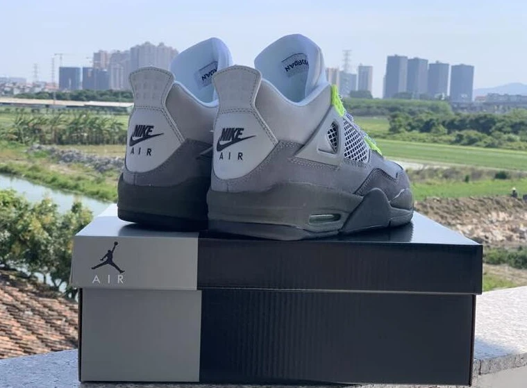 Air Jordan 4 Retro Neon-1