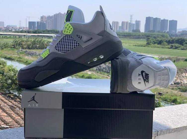 Air Jordan 4 Retro Neon-1