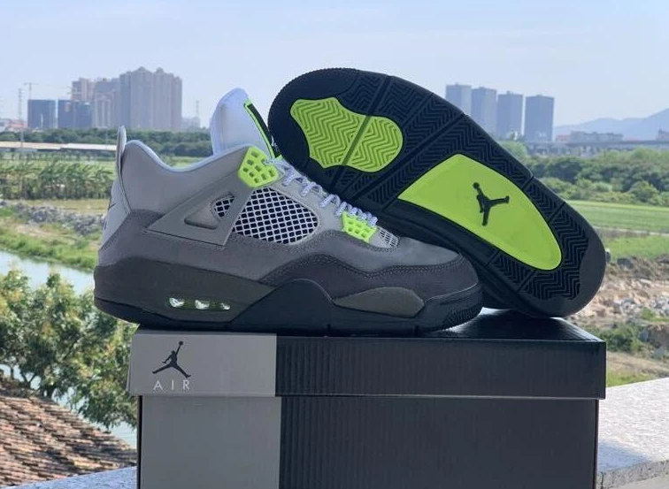 Air Jordan 4 Retro Neon-1