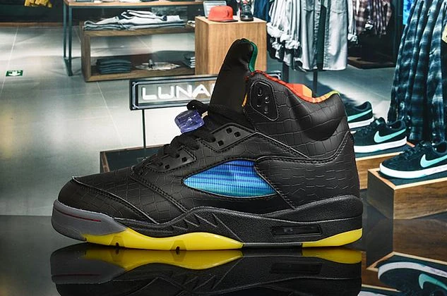 Air Jordan 5 Retro Black Yellow-1