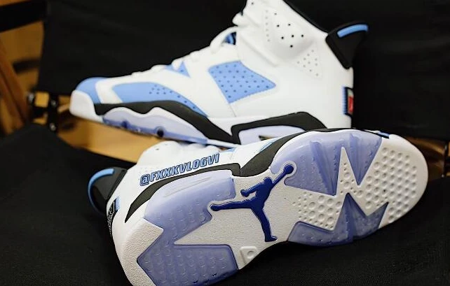 Air Jordan 6 Retro UNC