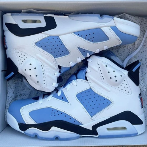 Air Jordan 6 Retro UNC