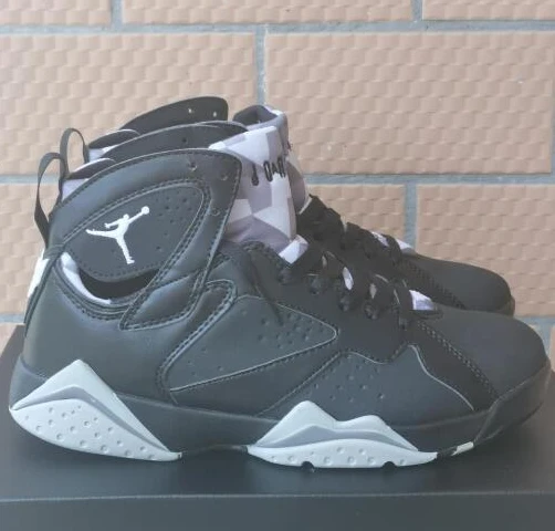 Air Jordan 7 Retro Black Silver-1