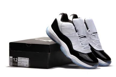Air Jordan Retro 11 (XI) Low White Black Dark