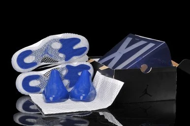 Air Jordan Retro 11 (XI) Space Jam