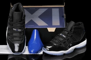 Air Jordan Retro 11 (XI) Space Jam