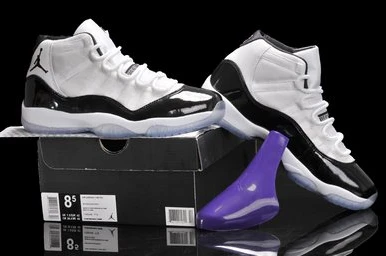 Air Jordan Retro 11 (XI) White Black Dark