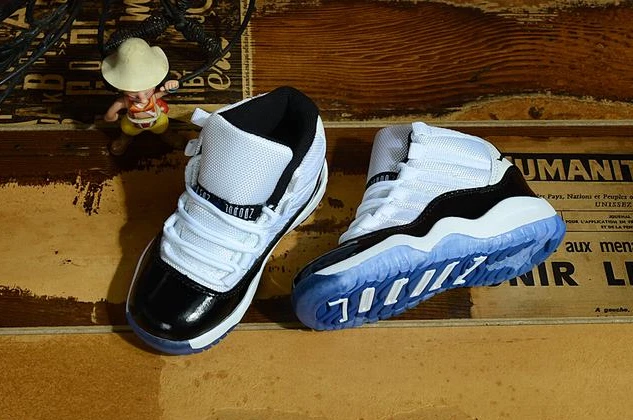 Air Jordan XI (11) Kids-16