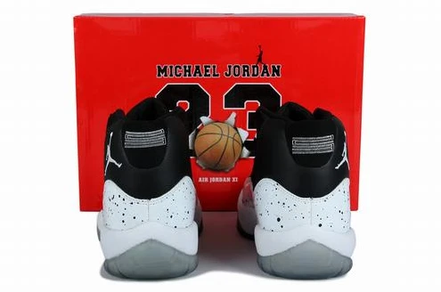 Air Jordan XI (11) Retro Black White