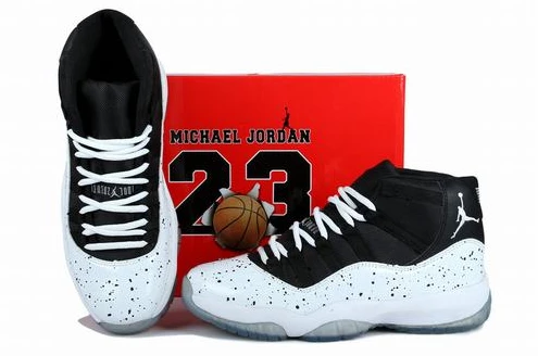 Air Jordan XI (11) Retro Black White