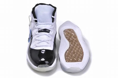 Air Jordan XI (11) Retro White Black