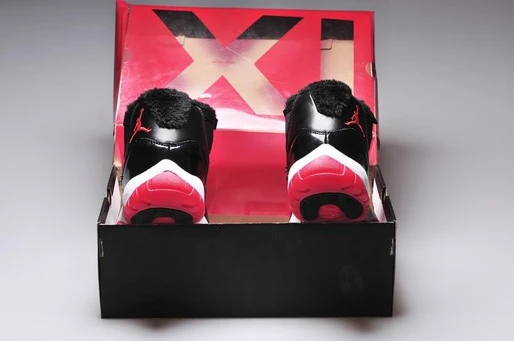 Air Jordan XI (11) Retro fur Bred Black White
