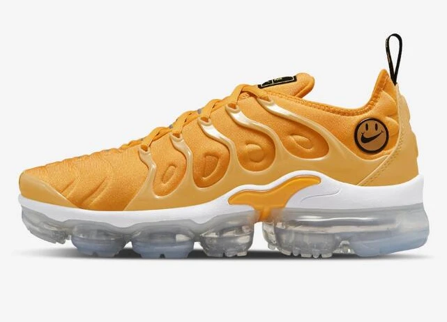 Air VaporMax Plus Go The Extra Smile