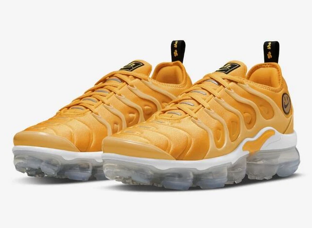 Air VaporMax Plus Go The Extra Smile