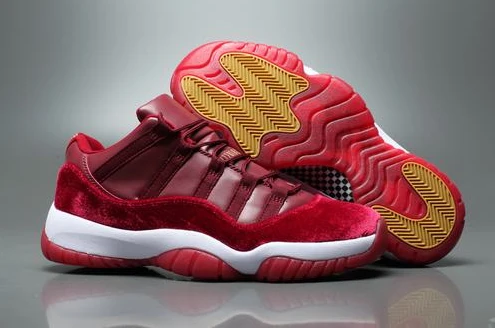 Air jordan velvet low “NIGHT MAROON”