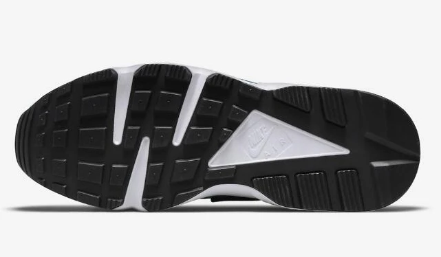 Nike Air Huarache Athletic Club