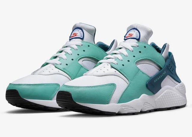 Nike Air Huarache Athletic Club
