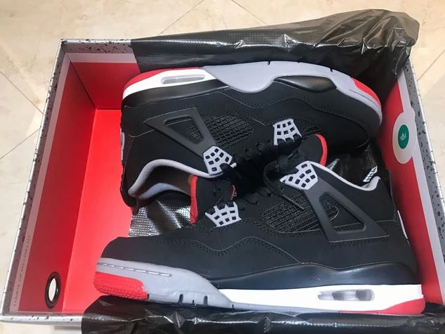 Nike Air Jordan 4 Bred-01