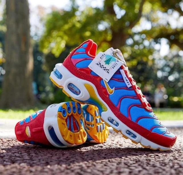 Nike Air Max Plus SE Red Blue