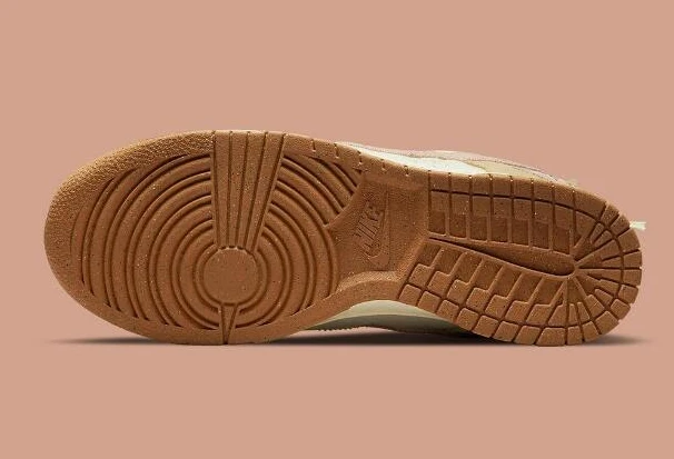 Nike Dunk Low Corduroy
