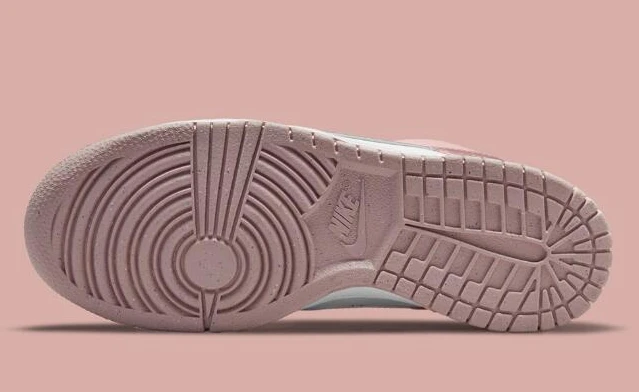 Nike Dunk Low Pink Velvet