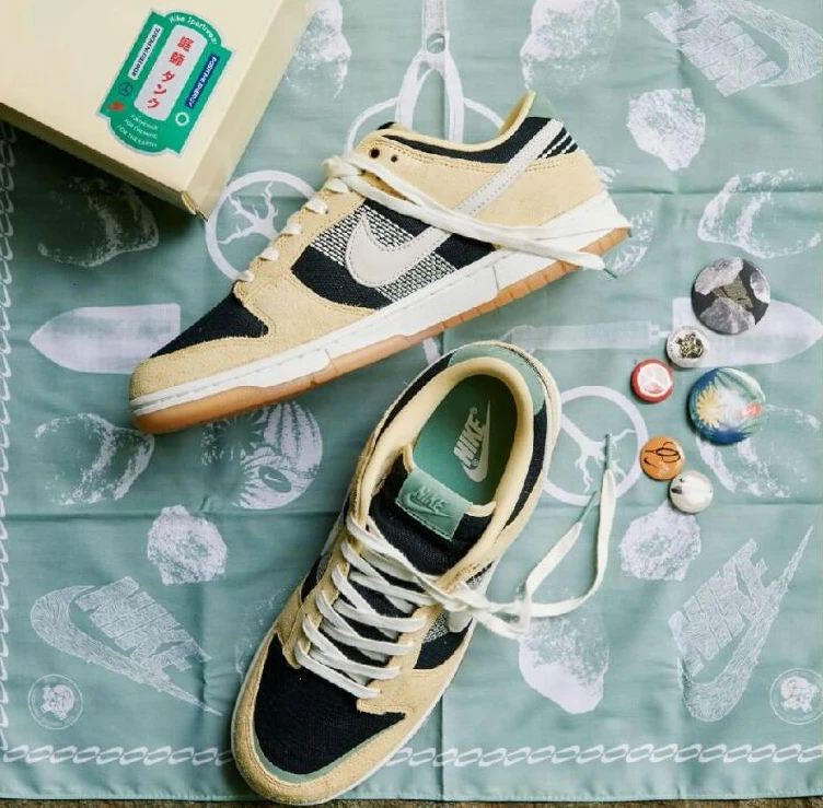 Nike Dunk Low Rooted in Peace