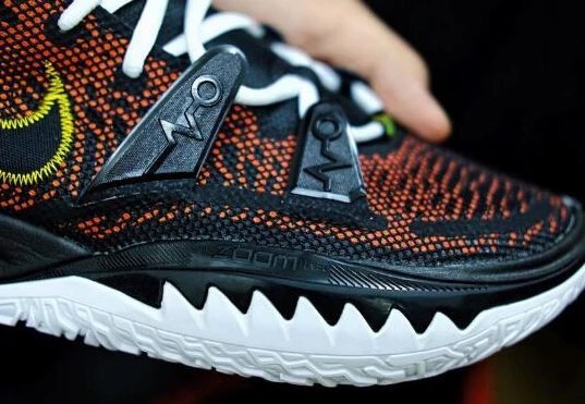 Nike Kyrie 7 Raygun-1