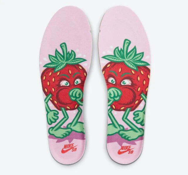 Nike SB Dunk High Strawberry Cough