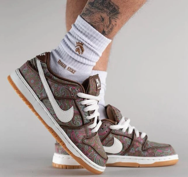 Nike SB Dunk Low Paisley