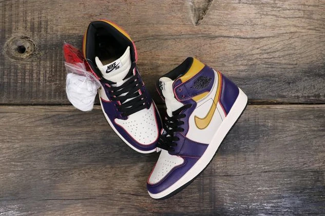NikeSB x AirJordan1 High OG Court Purple